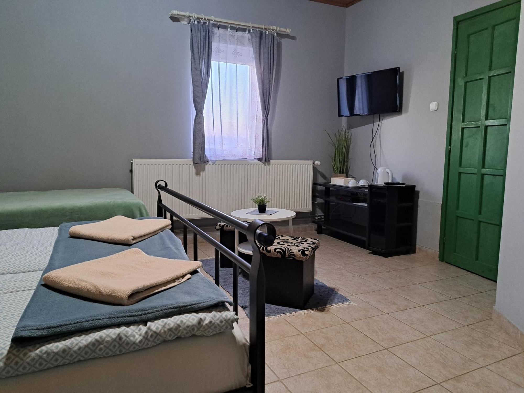 Bed and Breakfast Kisdiofa Panzio Es Vendeglo Vajdacska Екстер'єр фото