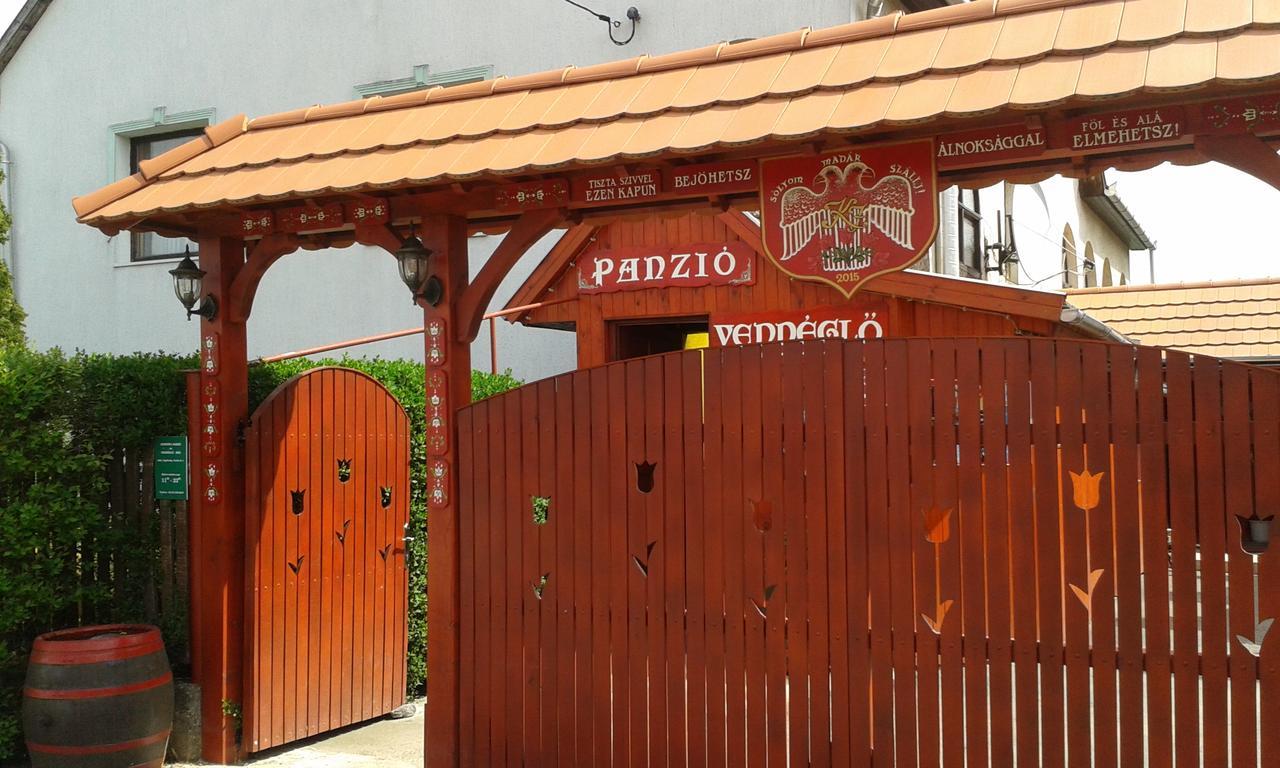 Bed and Breakfast Kisdiofa Panzio Es Vendeglo Vajdacska Екстер'єр фото